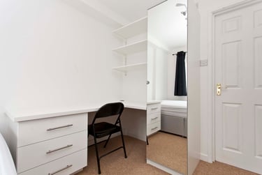 6 bed house, Smithson Close, Talbot village, Bournemouth, BH125EY - Image 5