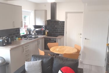 2 bed house, Thief Lane, Layerthorpe, York, YO103HU - Image 4