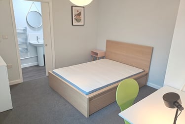 1 bed flat, Wellington Street, Fishergate, York, YO105BB - Image 2