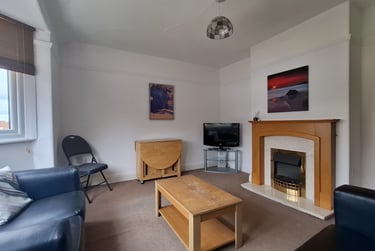 3 bed flat, Hull road, York, YO103JL - Image 1