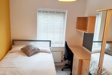 2 bed flat, Olympian Court, Layerthorpe, York, YO103UF - Image 10