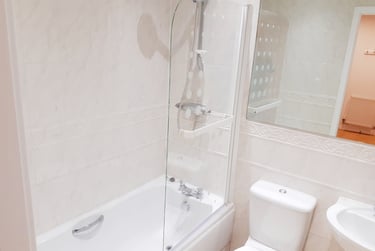 2 bed flat, Olympian Court, Layerthorpe, York, YO103UF - Image 11