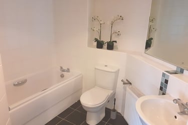 2 bed flat, Olympian Court, Layerthorpe, York, YO103UE - Image 3