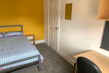 2 bed flat, Nicholas Gardens, Layerthorpe, York, YO103EX - Image 11