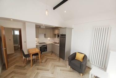 2 bed flat, Gordon Street, Fishergate, York, YO105BG - Image 1