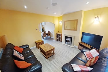 2 bed house, Field View, Clifton, York, YO306ES - Image 1