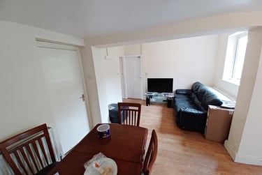 6 bed house, Maple Grove, Grange Garth, York, YO104EH - Image 3