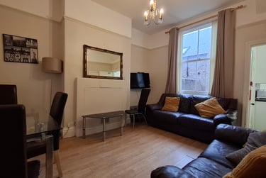 6 bed house, Heslington Road, City centre, York, YO105AT - Image 1