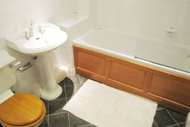 2 bed house, Bishopfields Drive, Central, York, YO264WN - Image 9