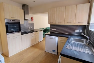 4 bed house, Kexby Avenue, Layerthorpe, York, YO103HF - Image 4