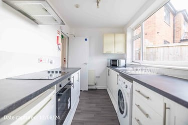 9 bed house, Eastfield Crescent, Hull Road, York, YO105JB - Image 4