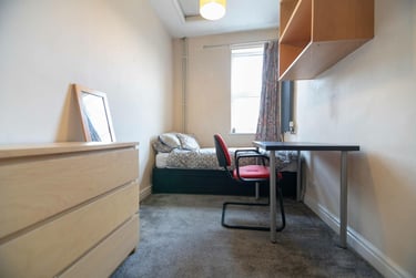 5 bed house, Charlton Street, Grange Garth, York, YO231JN - Image 8