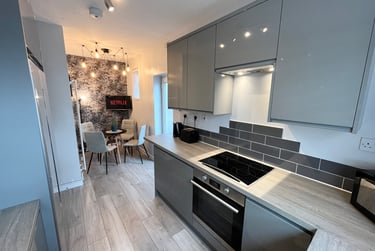 5 bed house, Towcester Road, Far cotton, Northampton, NN48LR - Image 1