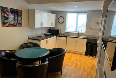 6 bed house, Adams Avenue, Abington, Northampton, NN14LQ - Image 2