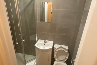 5 bed house, Charles street, The mounts, Northampton, NN13BG - Image 2