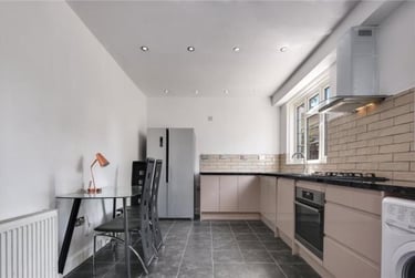 4 bed house, Galsworthy Avenue, Limehouse, London, E147RA - Image 1