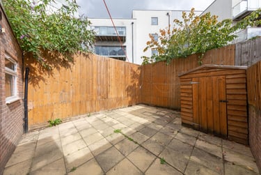 2 bed flat, Portree Street, Blair Street, London, E140HT - Image 9