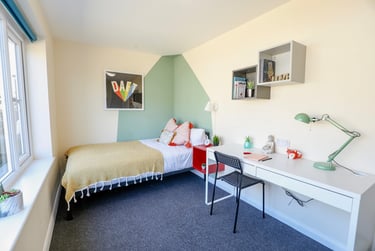 6 bed house, Brentwood Crescent, Bevendean, Brighton, BN17EU - Image 1