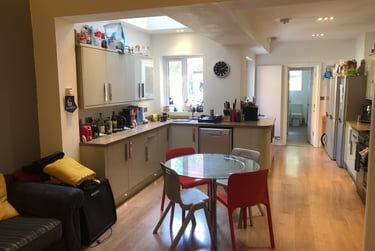 8 bed house, Raddlebarn Road, Selly Oak, Birmingham, B296HH - Image 1