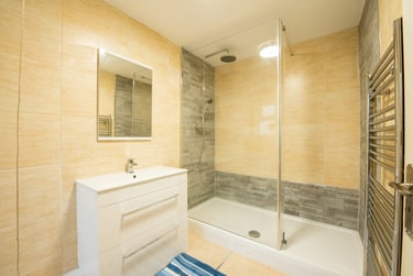 4 bed house, Western Street, Neath, Swansea, SA13JY - Image 1