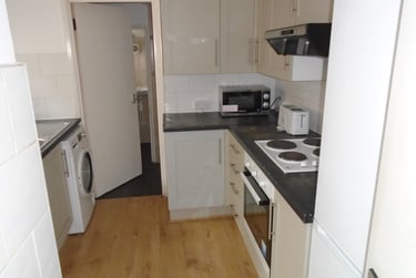 7 bed house, Beaconsfield Road, London road, Brighton, BN14QH - Image 2