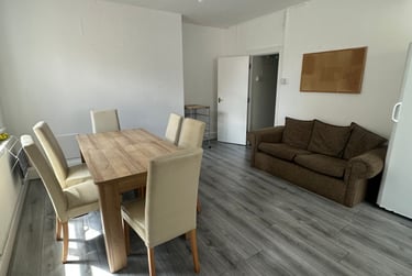 6 bed house, Cumberland Avenue, Toxteth, Liverpool, L172AG - Image 1