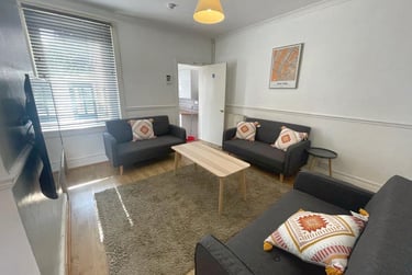 5 bed house, Rowley Hill Street, St Johns, Worcester, WR25LN - Image 1