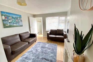 5 bed house, Dudley Close, Dines green, Worcester, WR25RY - Image 2