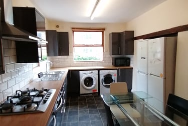 7 bed house, Wellington Road, Fallowfield, Manchester, M146BH - Image 5