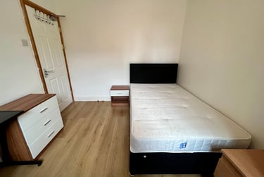 4 bed house, Western Street, Sandfields, Swansea, SA13JZ - Image 7