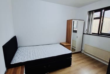 4 bed house, Western Street, Sandfields, Swansea, SA13JZ - Image 7