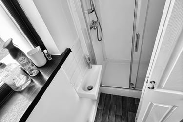 4 bed house, Western Street, Sandfields, Swansea, SA13JZ - Image 9