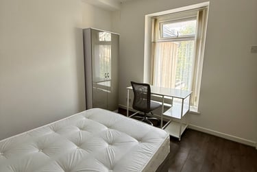 2 bed house, Oxford Street, City centre, Swansea, SA13JN - Image 8
