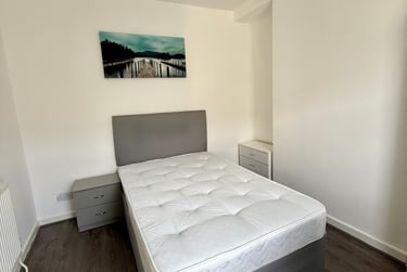 2 bed house, Oxford Street, City centre, Swansea, SA13JN - Image 5