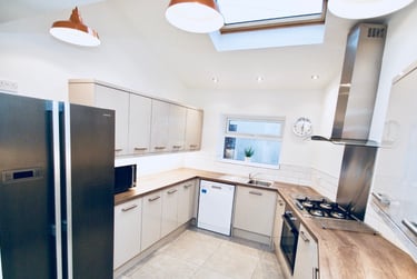 4 bed house, Oxford Street, Teeside University, Middlesbrough, TS14NN - Image 1