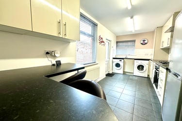 4 bed house, Oxford Street, Teeside University, Middlesbrough, TS14NN - Image 3