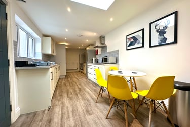 8 bed house, Southfield Road, Teeside University, Middlesbrough, TS13EU - Image 1