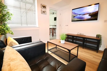 4 bed house, Oxford Street, Teeside University, Middlesbrough, TS14NN - Image 1