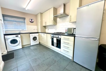 4 bed house, Oxford Street, Teeside University, Middlesbrough, TS14NN - Image 4