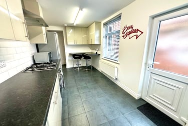 4 bed house, Oxford Street, Teeside University, Middlesbrough, TS14NN - Image 5