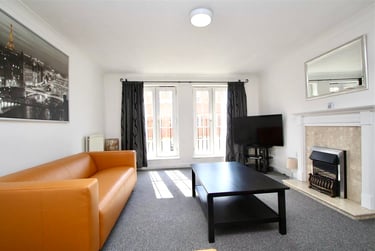 4 bed house, Moorhen Way, City Centre, Loughborough, LE113HH - Image 1