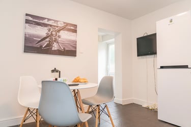 3 bed flat, Bouverie street, Near university, Chester, CH14HF - Image 1