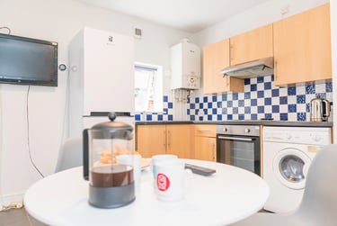 3 bed flat, Bouverie street, Near university, Chester, CH14HF - Image 2