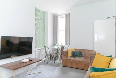 5 bed house, Cheyney Road, Near university, Chester, CH14BS - Image 1