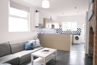 11 bed house, Brook Lane, Near university, Chester, CH12AP - Image 1