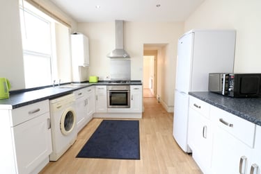 3 bed house, Greenbank Avenue, Greenbank, Plymouth, PL48PS - Image 4