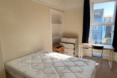 3 bed house, Hill Park Crescent, North hill, Plymouth, PL48JP - Image 4