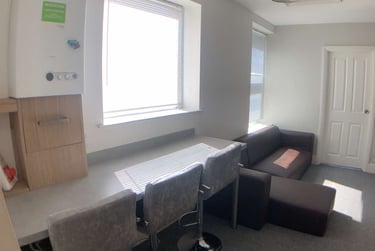 3 bed flat, Ford Park Road, Mutley, Plymouth, PL46QY - Image 2