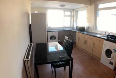 4 bed flat, Prospect street, North hill, Plymouth, PL48NY - Image 4