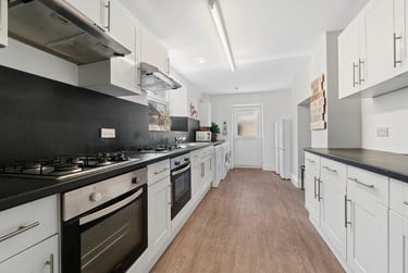 7 bed house, Prospect street, Lipson, Plymouth, PL48NY - Image 3